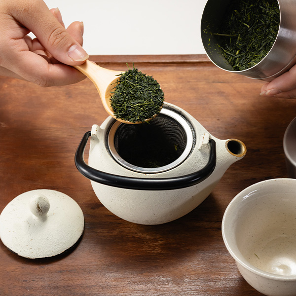 急須で淹れる茶葉（リーフ）タイプ
